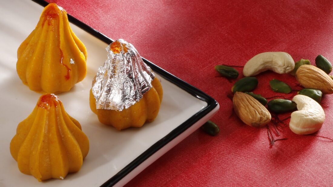 Kaju Kesar Modak
