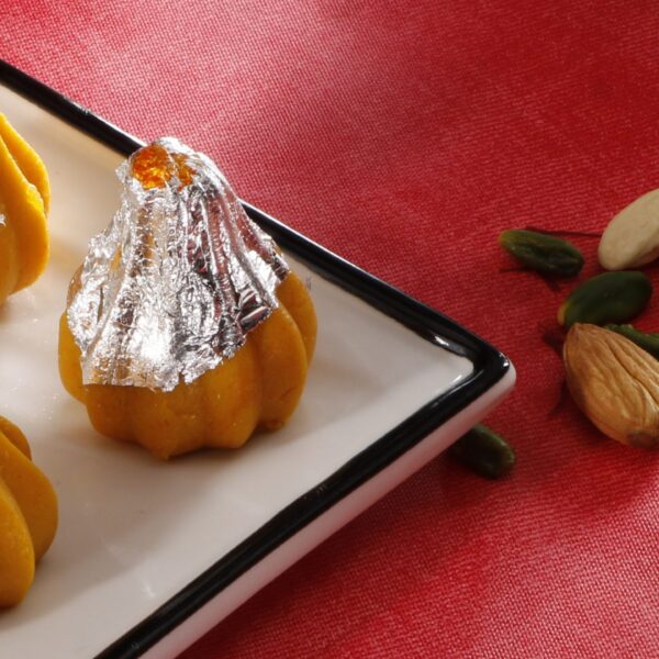 Kaju Kesar Modak