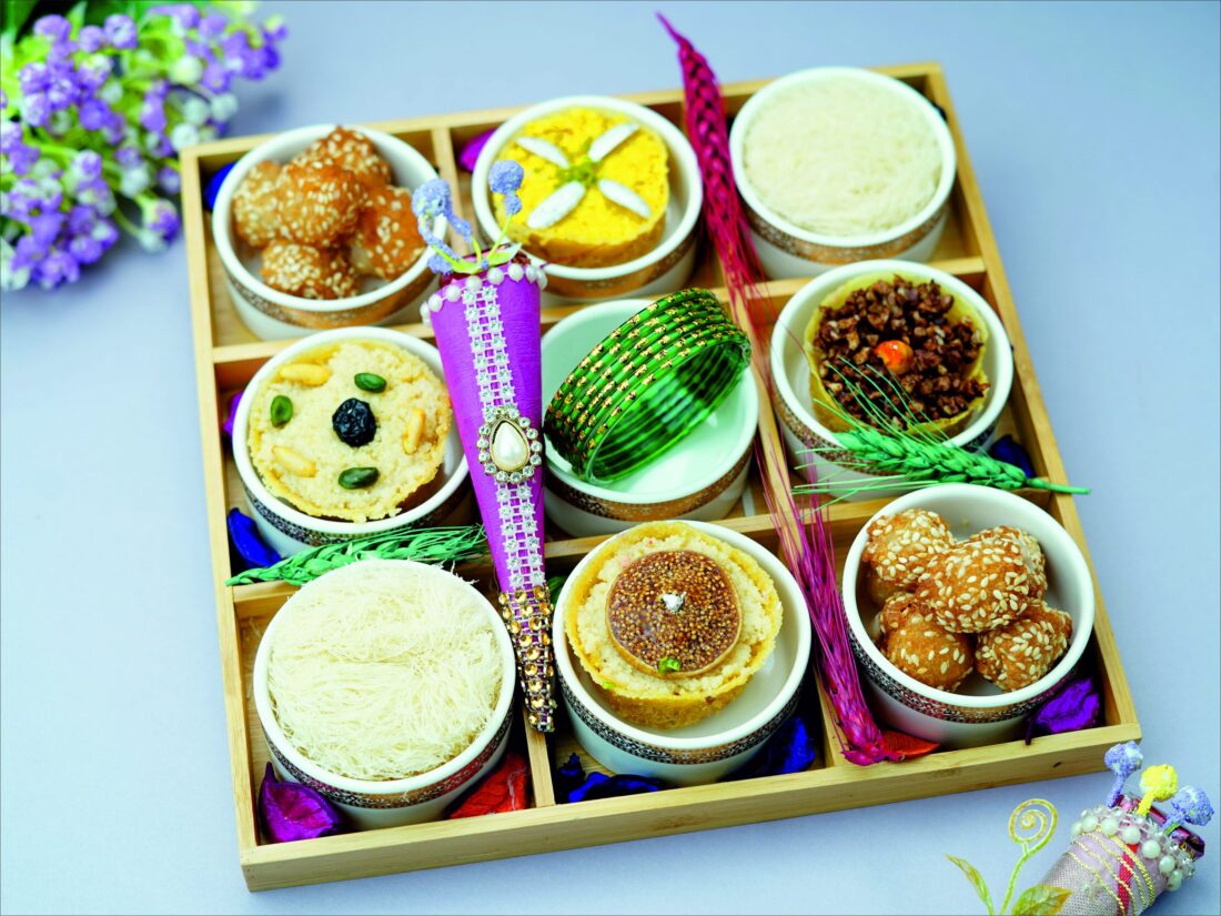 9 Ceramic Pot Wooden Tray